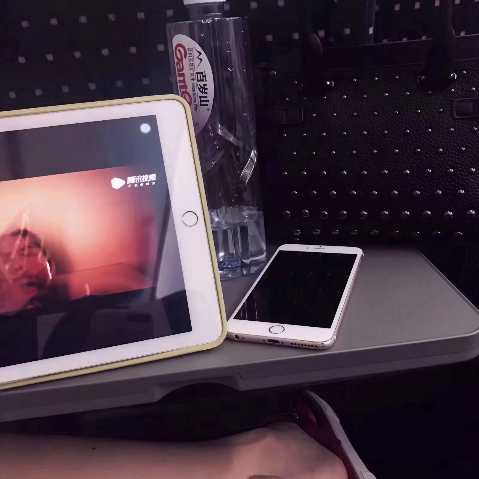 孤独微信朋友圈配图