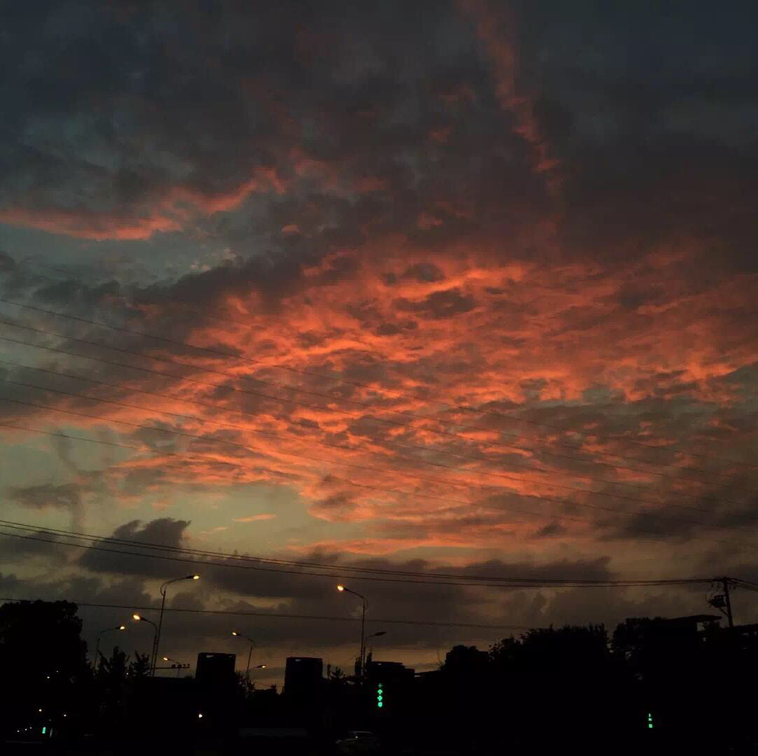 梦幻孤独个性朋友圈配图