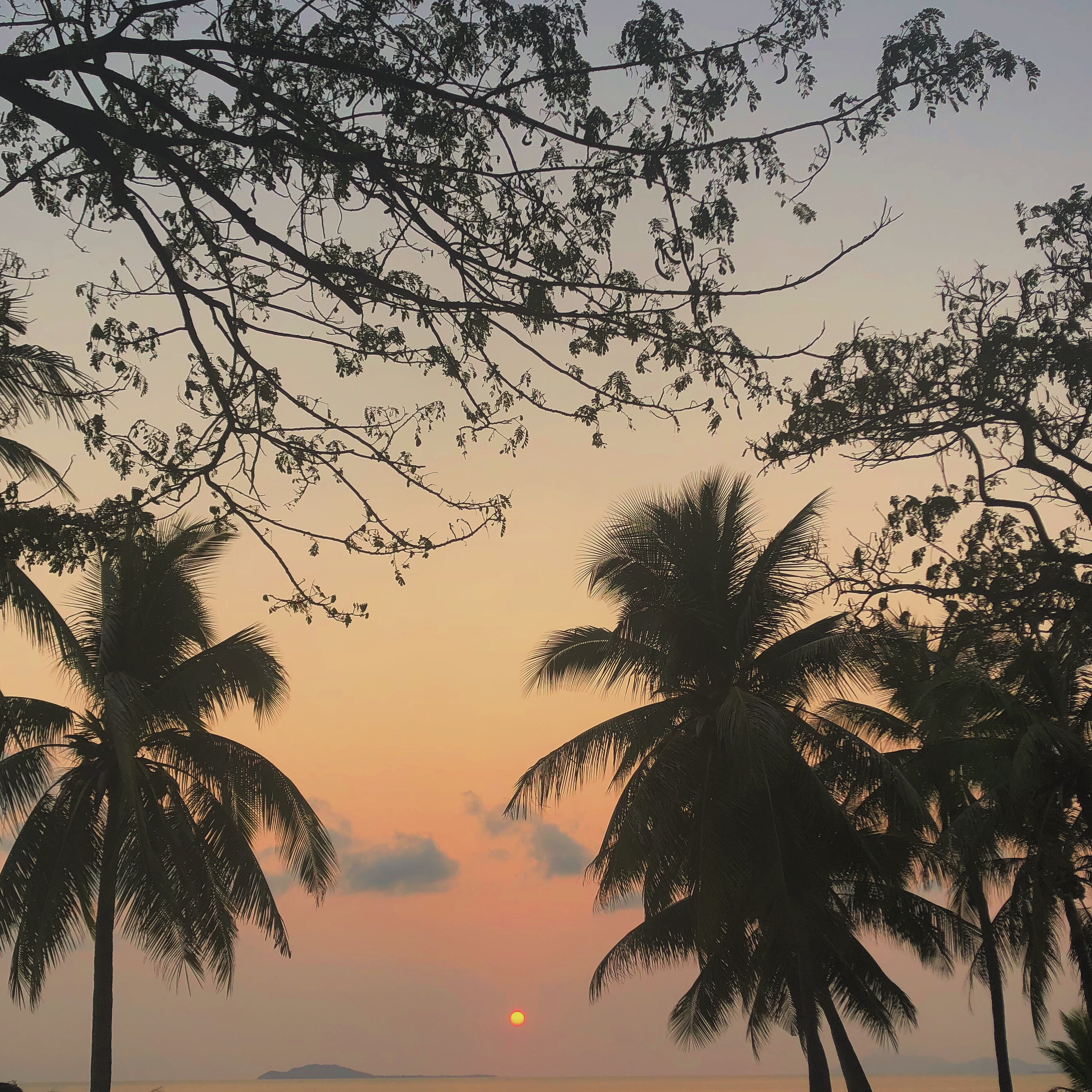 梦幻孤独个性朋友圈配图