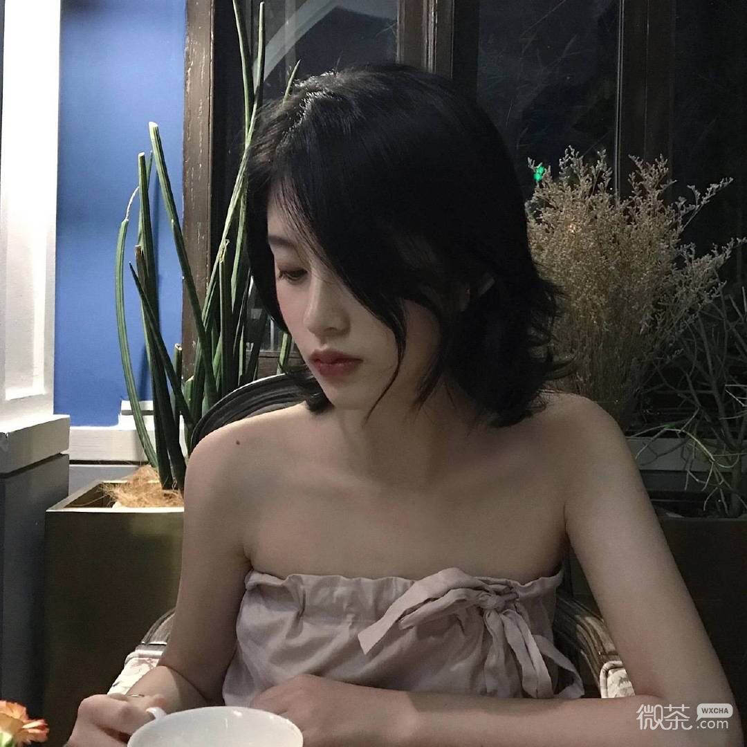 微信高颜值俏皮短发女头