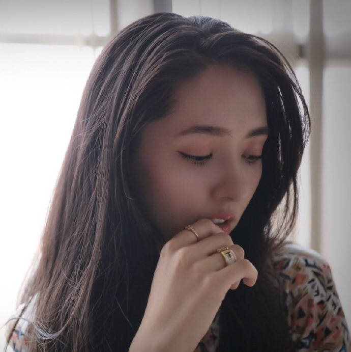 微信潮流深沉女头