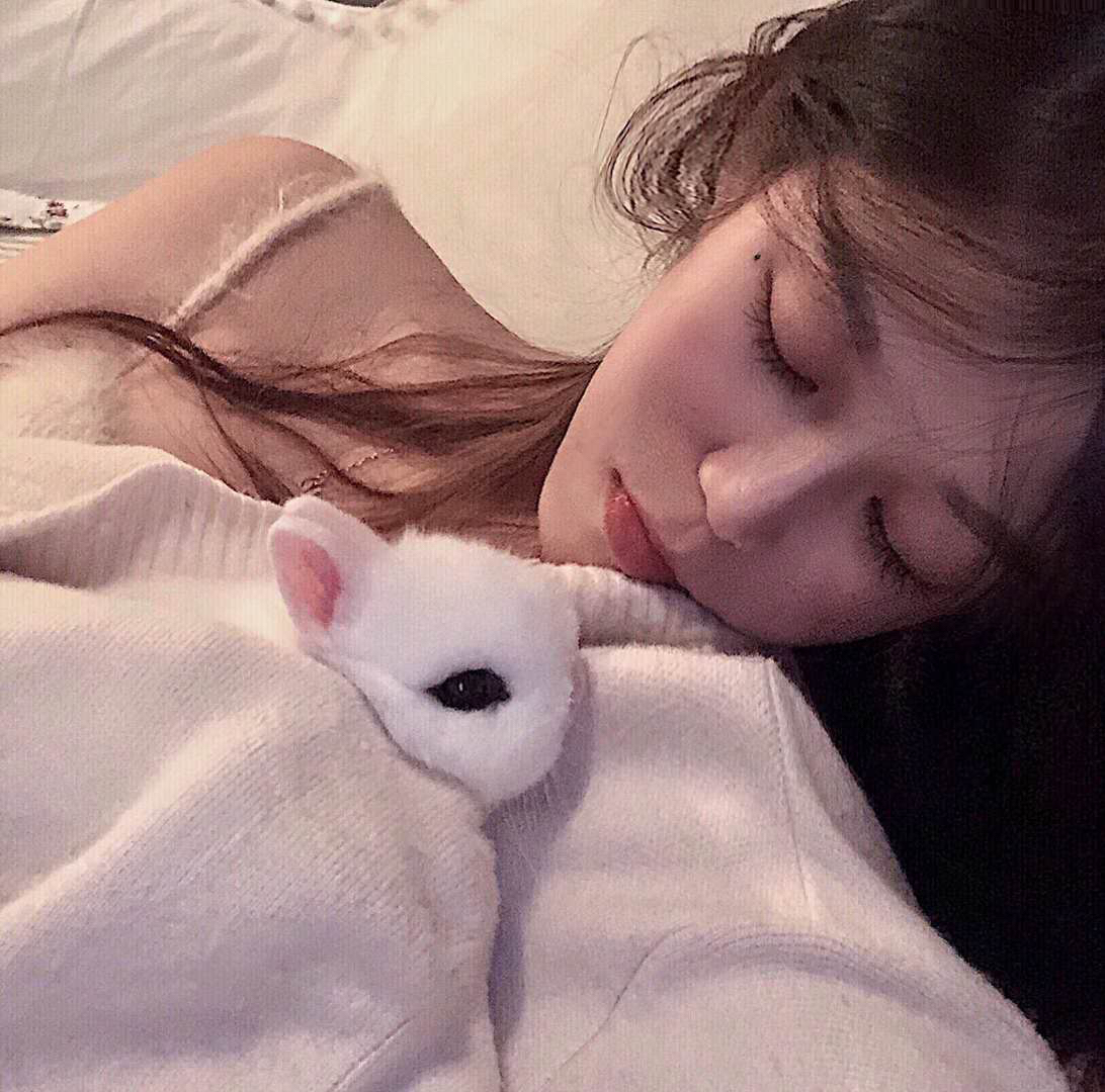 微信潮流深沉女头