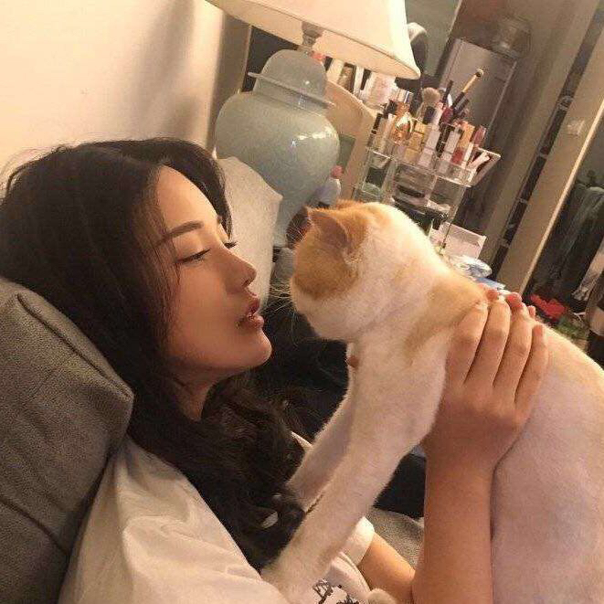 微信潮流深沉女头