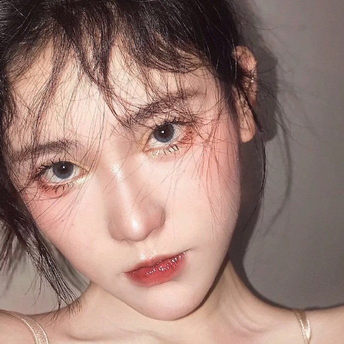 微信潮流深沉女头