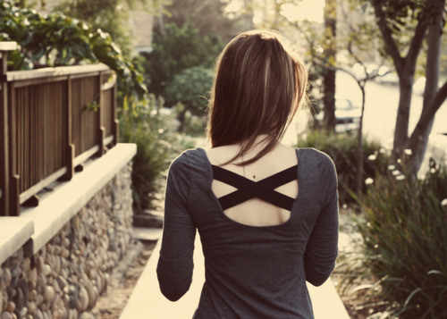 心情迷茫的微信伤感欧美女生图片下载