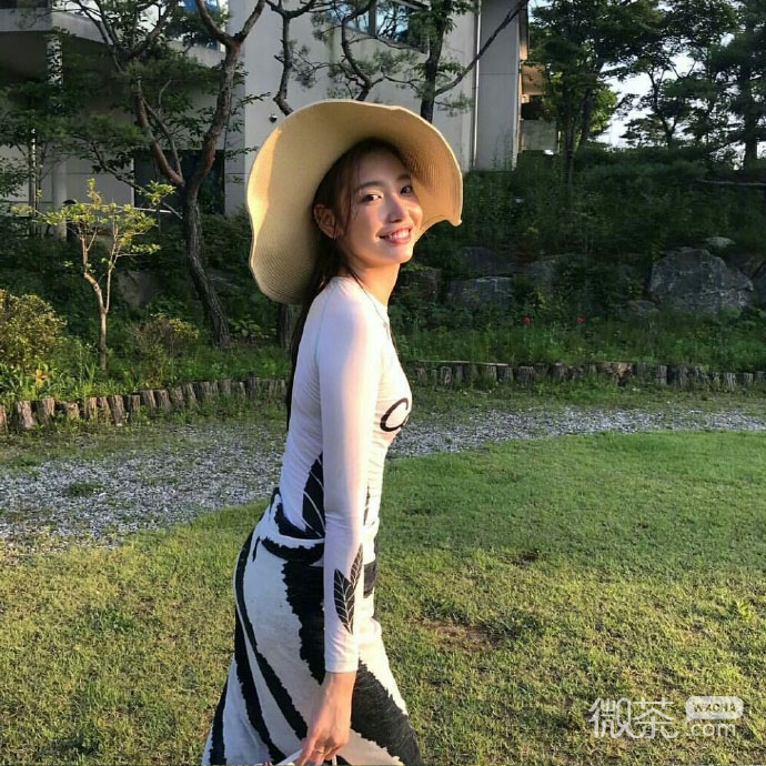 微信清新阳光深沉女头
