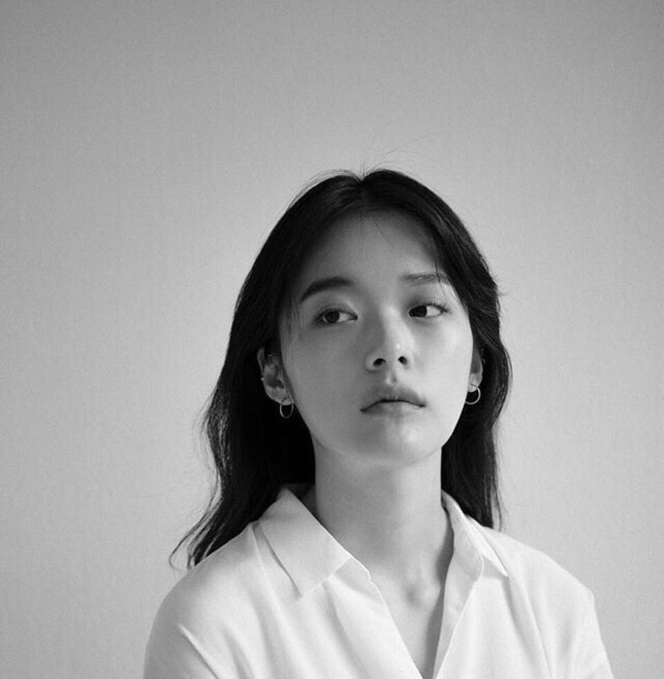 微信清新气质阳光长发女头