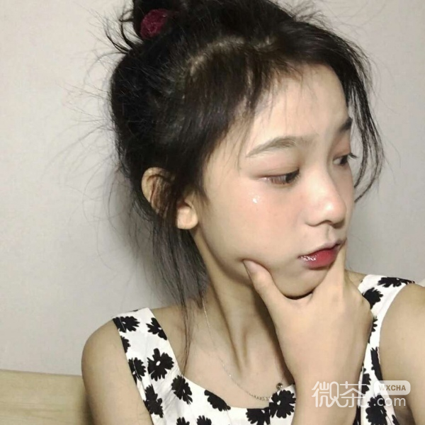 微信简洁时尚漂亮女头