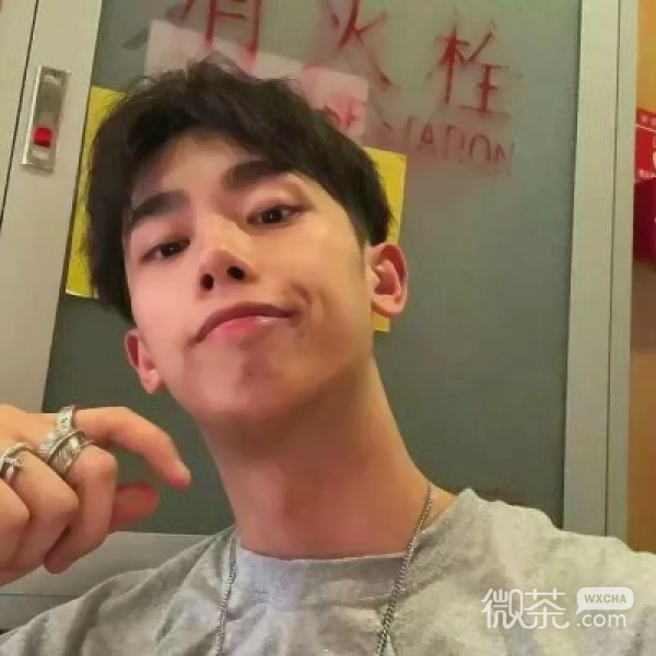 霸气时尚非主流的微信个性男生头像合集下载