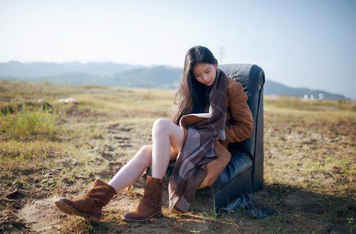 伤感落寞风格的微信唯美女生图片合集下载