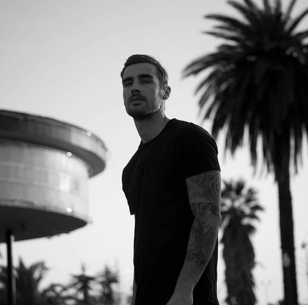 微信帅气纹身欧美男头