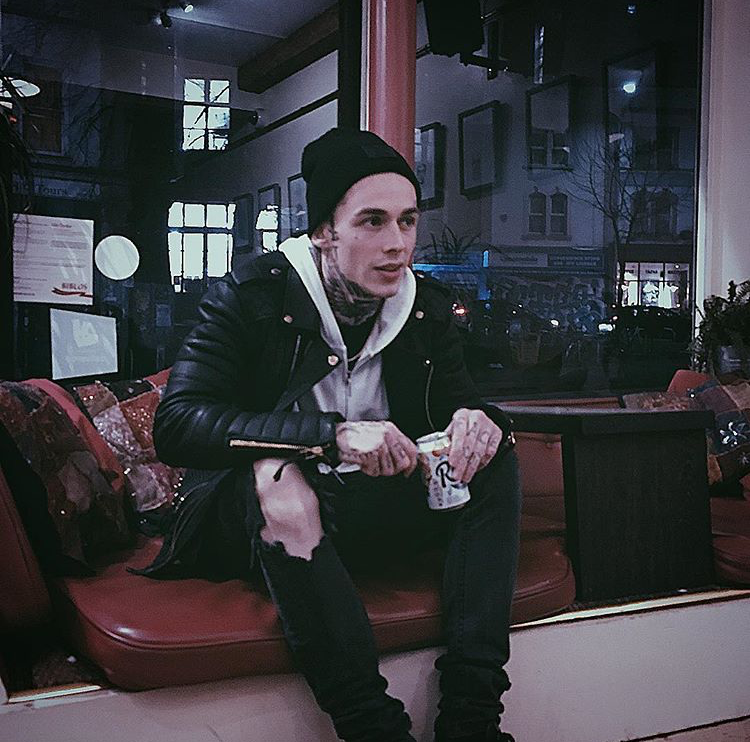 微信帅气纹身欧美男头