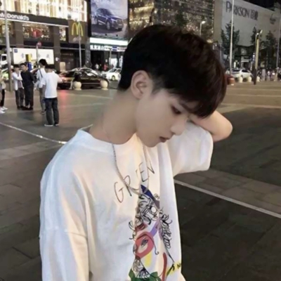 帅气高颜值的微信男生侧颜头像合集下载