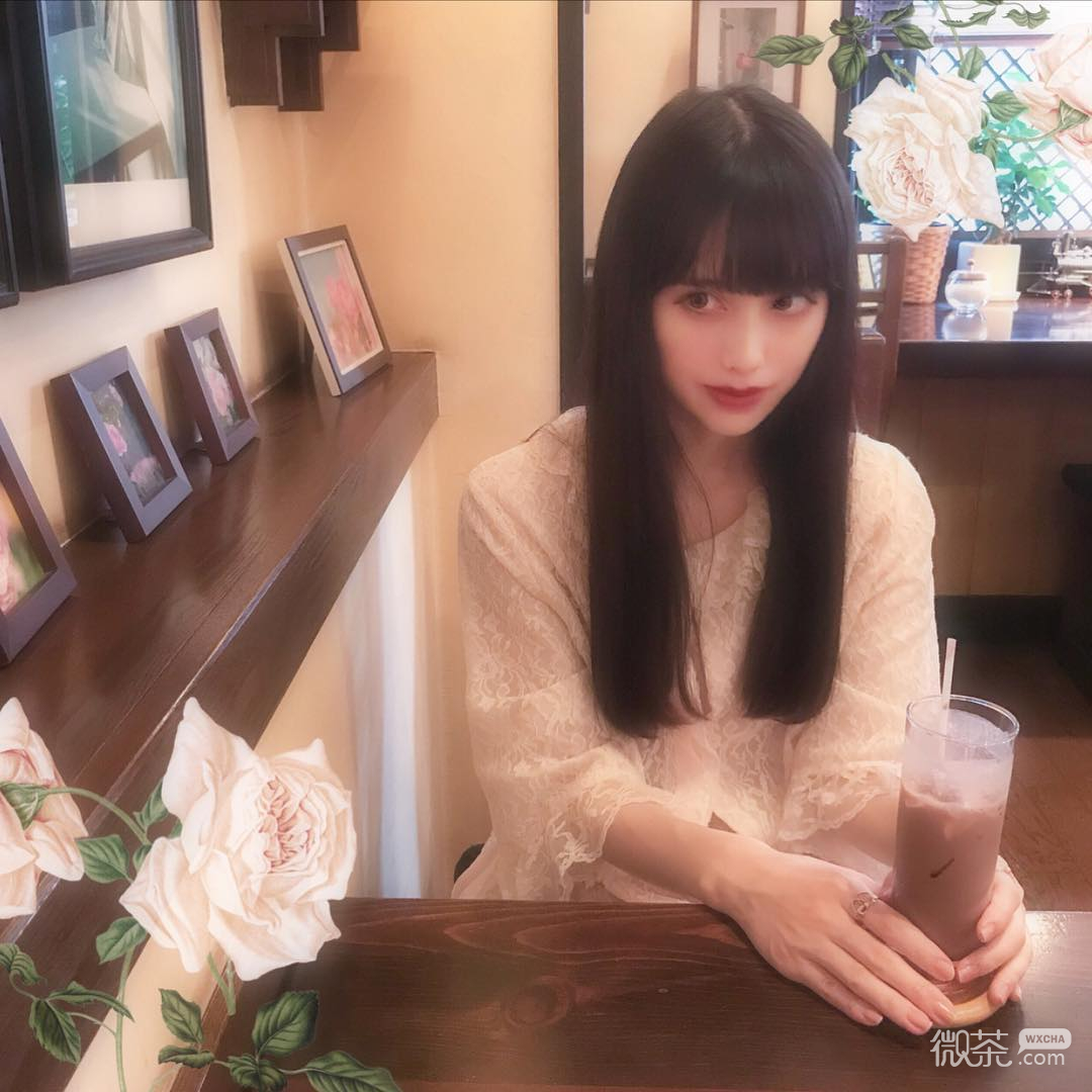 微信小清新时尚傲娇范女头