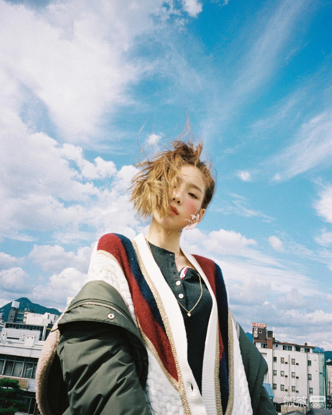 微信清新冷酷阳光长发女头