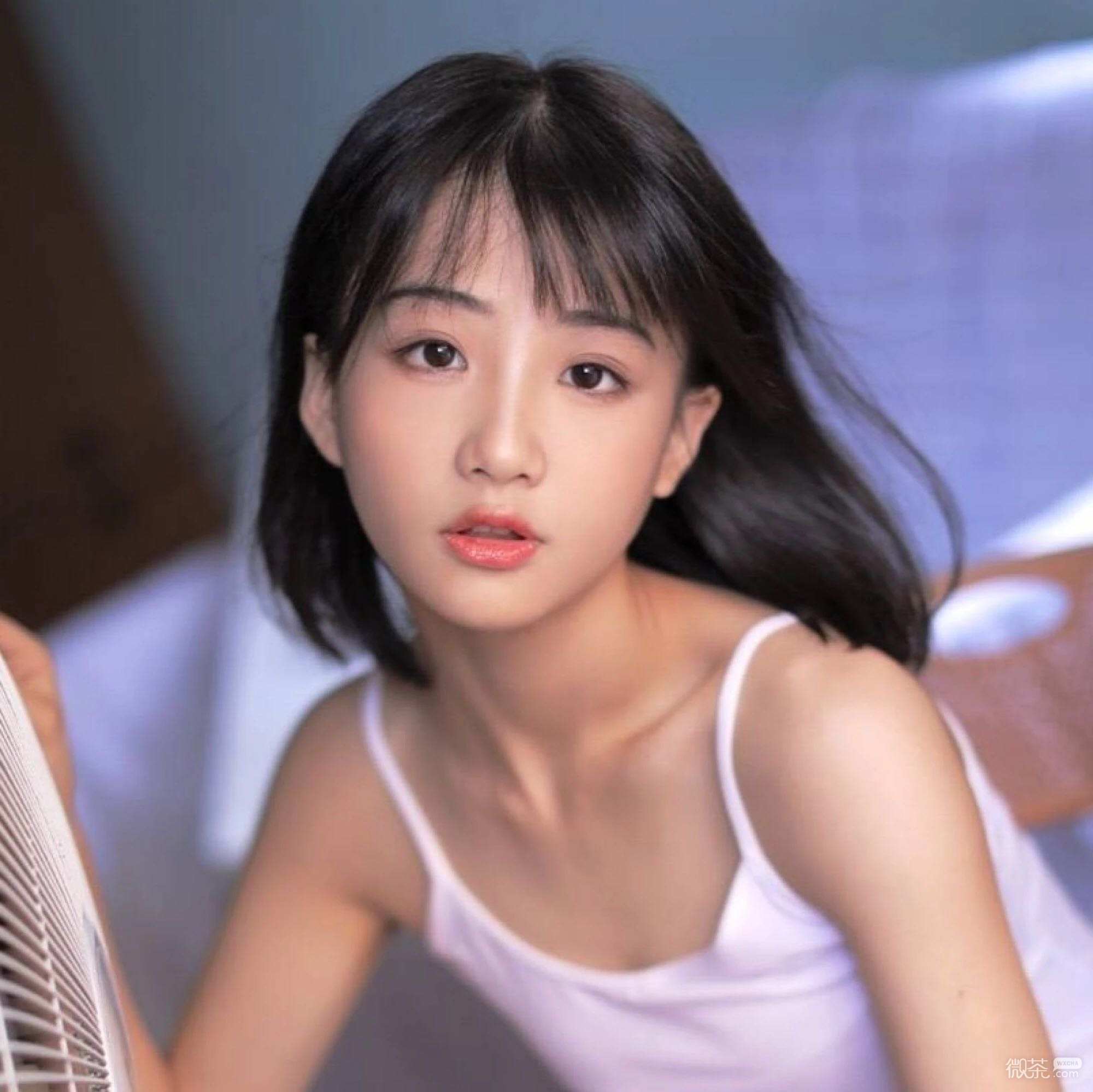 微信简洁文艺长发女头