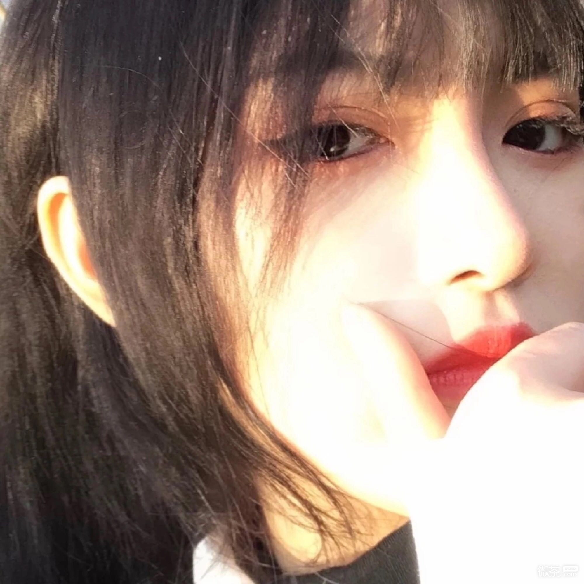 微信简洁文艺长发女头