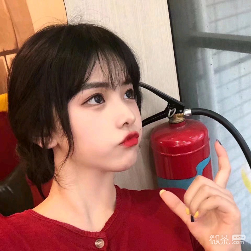 微信时尚深沉傲娇女头