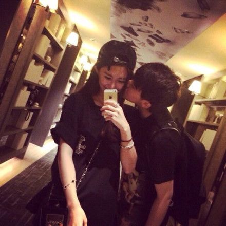 热恋的00后情侣系列微信图片下载