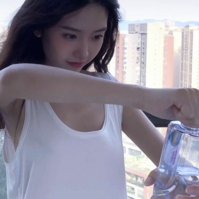 帅气好看的微信时尚小姐姐头像下载