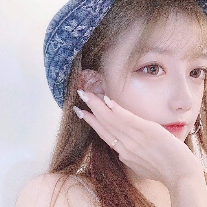 微信傲娇简洁漂亮女头