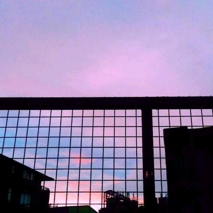 微信粉色系天空朋友圈配图