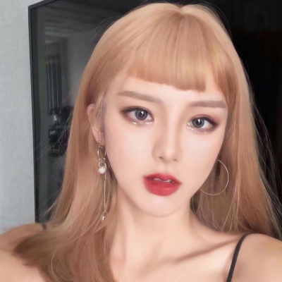 个性高冷御姐范的微信女生头像下载