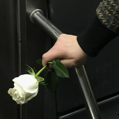 手控专用的微信拿花男生部位头像下载