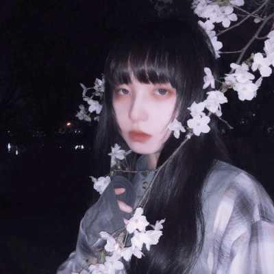 唯美伤感风格的微信意境女生头像下载
