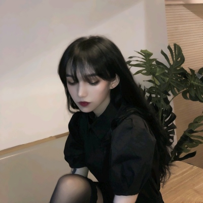 唯美伤感风格的微信意境女生头像下载