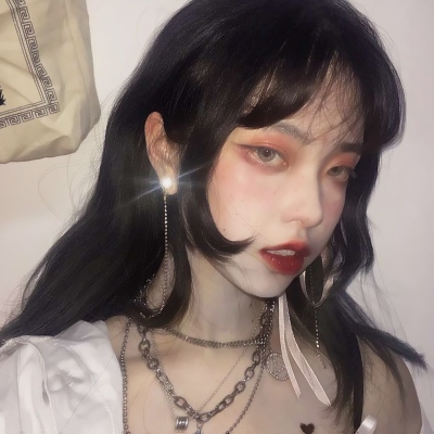 唯美伤感风格的微信意境女生头像下载