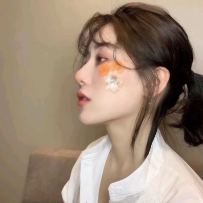 唯美伤感风格的微信意境女生头像下载
