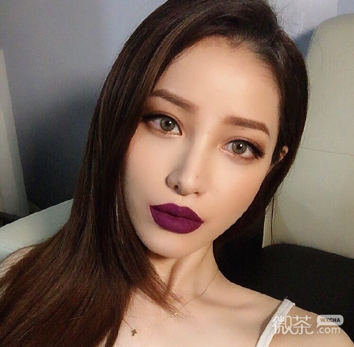 纯洁干练长发女头