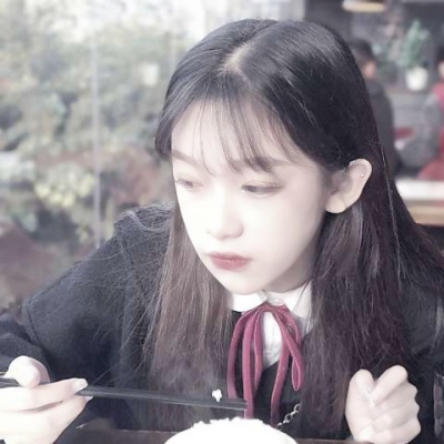 唯美伤感风格的微信意境女生头像下载