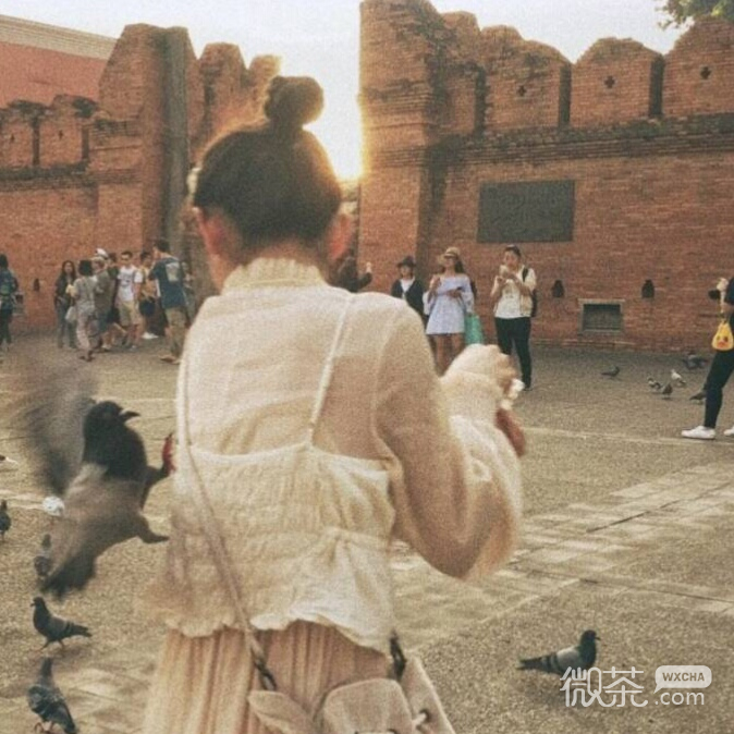 微信洒脱高颜值长发女头