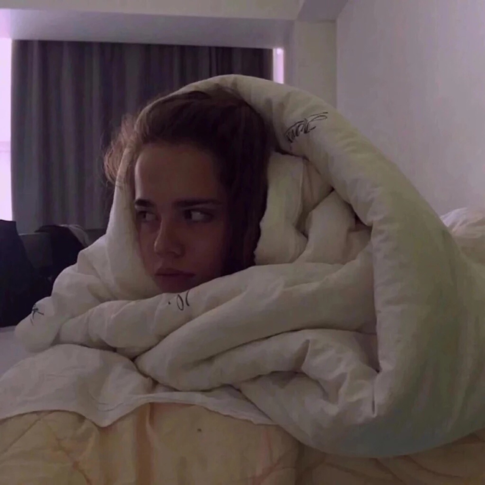 微信冷酷成熟长发女头