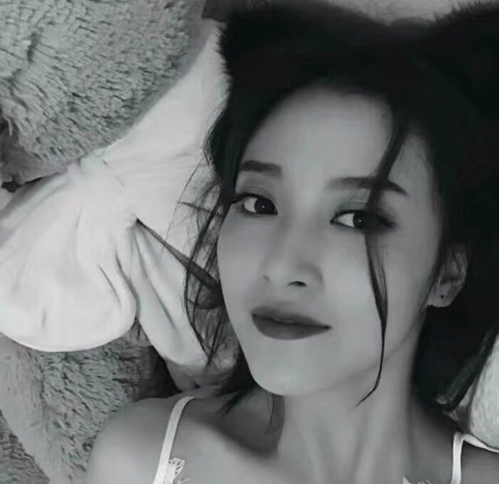 微信冷酷成熟长发女头