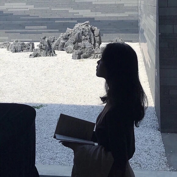 微信冷酷成熟长发女头