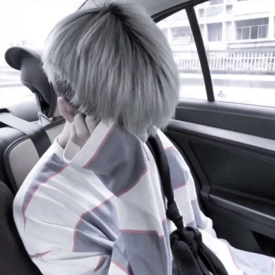 个性帅气的微信玩网男生图片下载