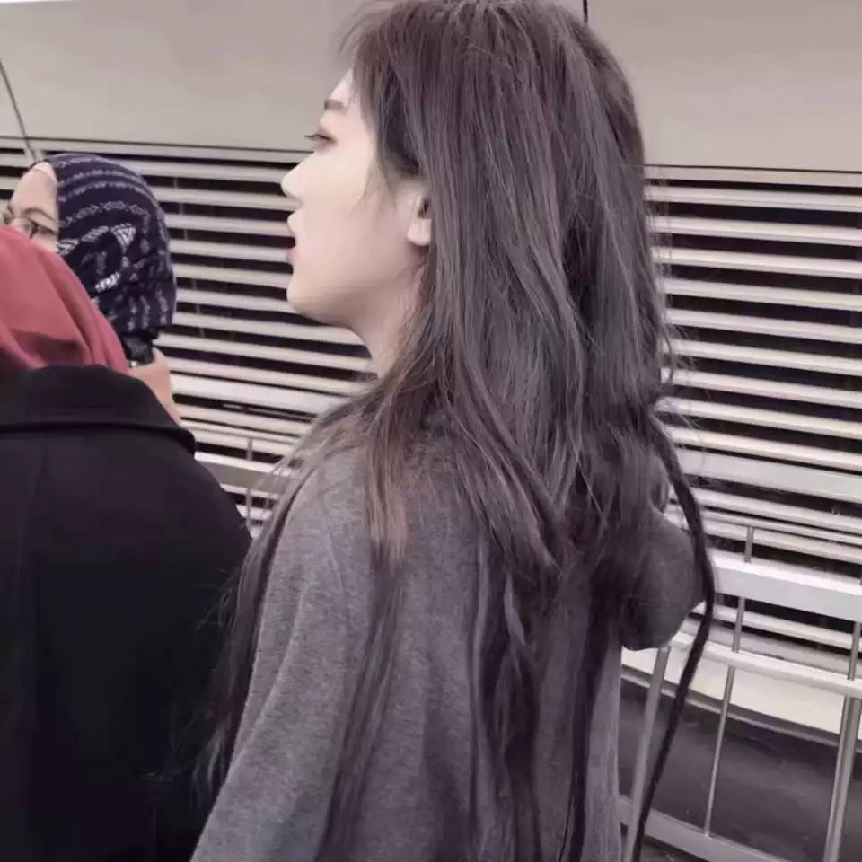 小清新俏皮阳光长发女头