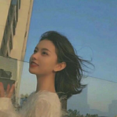 唯美好看的微信短发女生头像下载