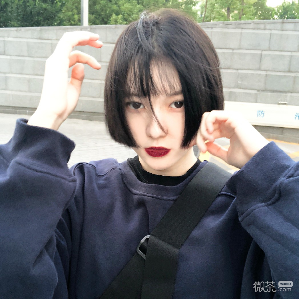 寂静忧伤长发女头