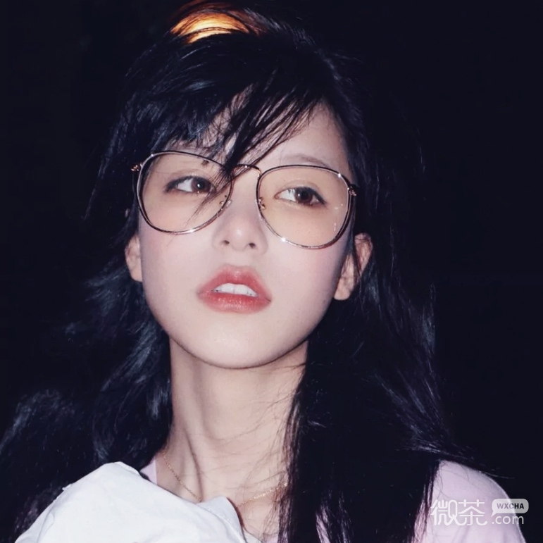 高颜值佛系时尚长发女头