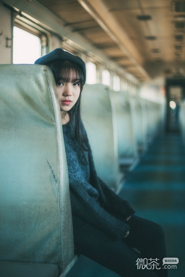 伤感落寞风格的微信女生图片下载