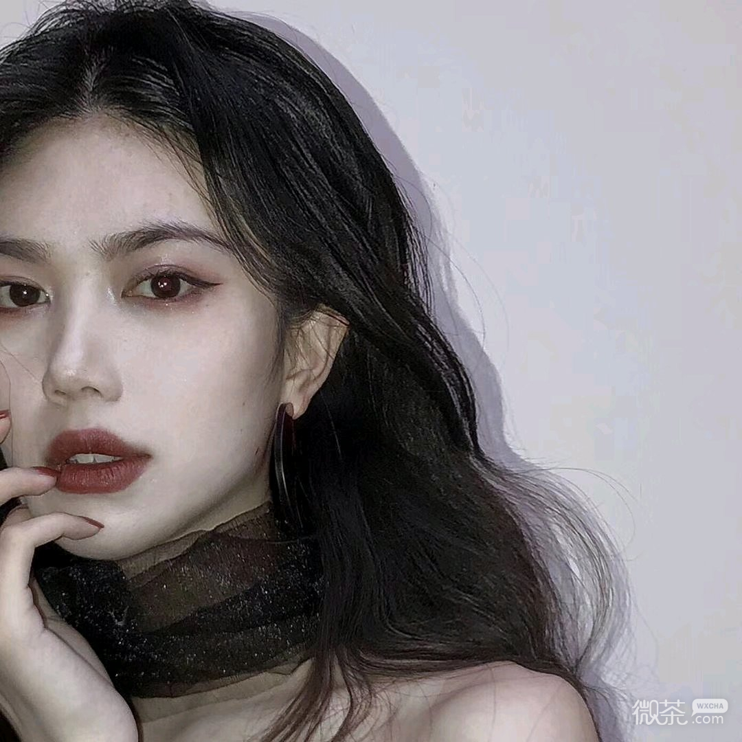 寂静忧伤长发女头