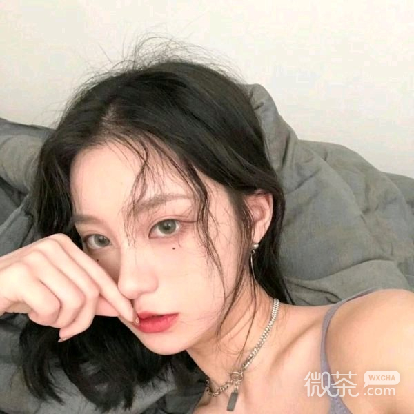 寂静忧伤长发女头