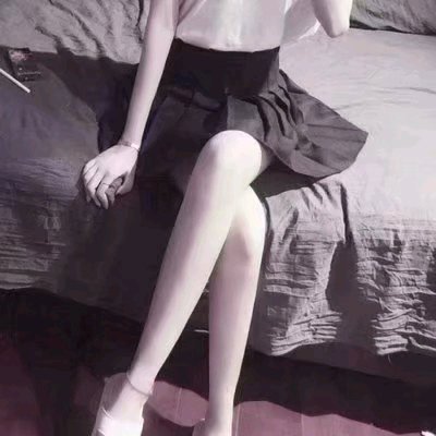 寂静忧伤长发女头
