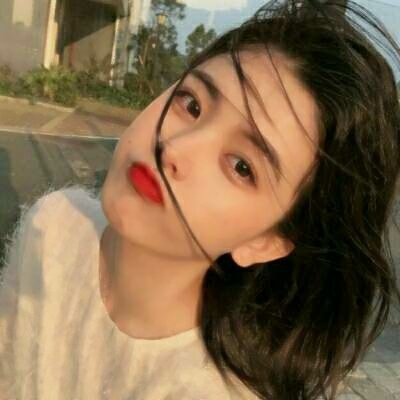 唯美好看的微信短发女生头像下载