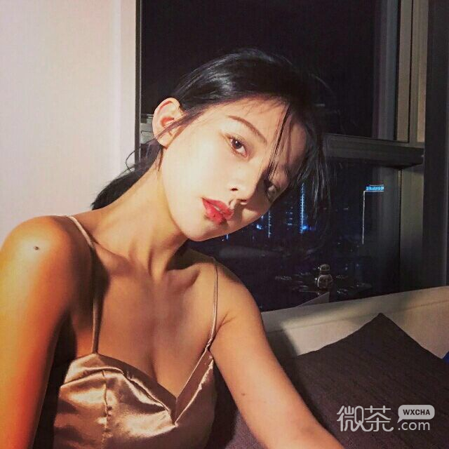 小清新寂寞时尚迷人女头