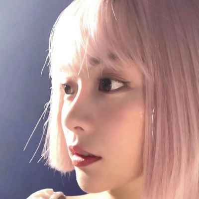 唯美好看的微信短发女生头像下载